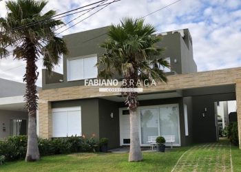 Sobrado com 190m², 4 dormitórios, 4 suítes, 2 vagas, Las Palmas em Xangri-lá