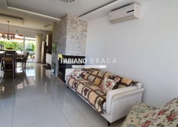 Sobrado com 260m², 4 dormitórios, 4 suítes, 2 vagas, Las Palmas em Xangri-lá