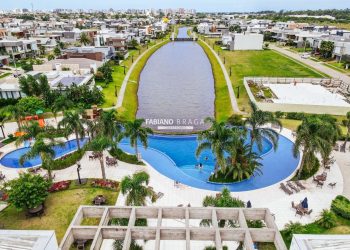 Sobrado com 374m², 4 dormitórios, 4 suítes, 2 vagas, Capão Ilhas Resort em Capão da Canoa