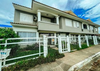 Casa com 200m², 4 dormitórios, 2 suítes, 1 vaga, no bairro Centro em Xangri-lá