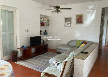 Casa com 158m², 4 dormitórios, 1 suíte, 2 vagas, no bairro Atlântida em Xangri-Lá