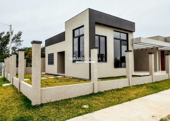 Casa com 75m², 2 dormitórios, 1 suíte, no bairro Noiva Do Mar em Xangri-lá