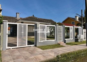 Casa com 142m², 3 dormitórios, 1 suíte, no bairro Arpoador em Xangri-lá