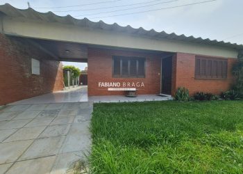 Casa com 208m², 3 dormitórios, 1 suíte, 2 vagas, no bairro Centro em Xangri-Lá