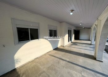 Casa com 159m², 4 dormitórios, 2 vagas, no bairro Rainha do Mar em Xangri-Lá