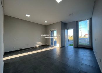 Casa com 100m², 3 dormitórios, 1 suíte, 2 vagas, no bairro Centro em Xangri-Lá