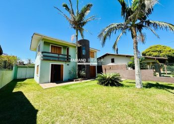 Casa com 142m², 3 dormitórios, 2 vagas, no bairro Rainha Do Mar em Xangri-lá