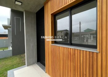 Casa com 90m², 3 dormitórios, 1 suíte, 2 vagas, no bairro centro em Xangri-Lá