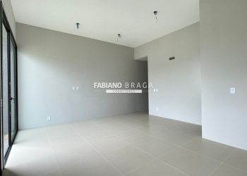 Casa com 90m², 3 dormitórios, 1 suíte, 2 vagas, no bairro centro em Xangri-Lá