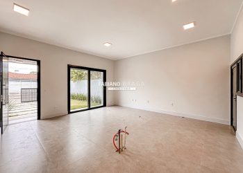 Casa com 104m², 3 dormitórios, 1 suíte, 1 vaga, no bairro Centro em Xangri-Lá