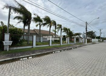 Casa com 369m², 4 dormitórios, 2 suítes, 4 vagas, no bairro Centro em Xangri-Lá