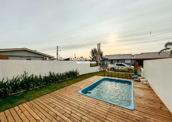 Casa com 155m², 3 dormitórios, 1 suíte, 2 vagas, no bairro Arpoador em Xangri-Lá