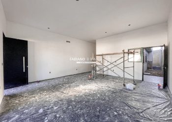 Casa com 104m², 3 dormitórios, 1 suíte, 1 vaga, no bairro Centro em Xangri-Lá