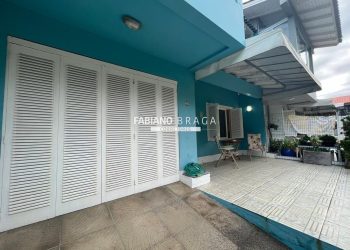 Casa com 127m², 3 dormitórios, 1 suíte, 2 vagas, no bairro Centro em Xangri-lá