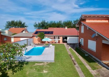 Casa com 228m², 5 dormitórios, 3 suítes, no bairro Rainha do Mar em Xangri-Lá