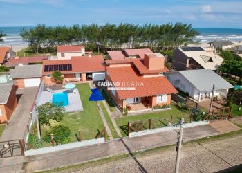 Casa com 228m², 5 dormitórios, 3 suítes, no bairro Rainha do Mar em Xangri-Lá