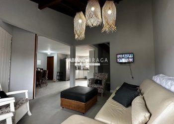 Casa com 250m², 5 dormitórios, 3 suítes, 2 vagas, no bairro Noiva Do Mar em Xangri-Lá