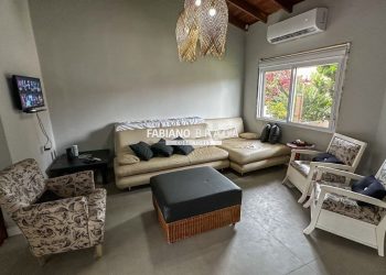 Casa com 250m², 5 dormitórios, 3 suítes, 2 vagas, no bairro Noiva Do Mar em Xangri-Lá