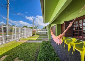 Casa com 149m², 3 dormitórios, 1 suíte, 2 vagas, no bairro Centro em Xangri-Lá