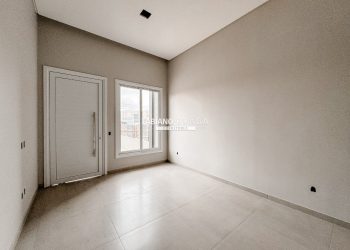 Casa com 100m², 3 dormitórios, 1 suíte, 1 vaga, no bairro Xangri-La em Xangri-Lá