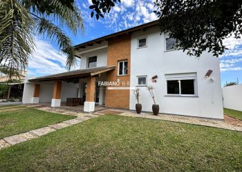 Casa com 230m², 4 dormitórios, 3 suítes, no bairro Atlântida em Xangri-lá