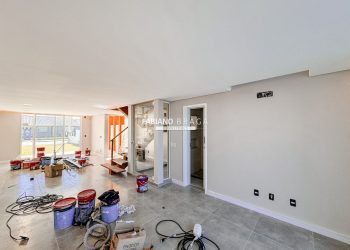 Casa com 155m², 3 dormitórios, 1 suíte, 2 vagas, no bairro Arpoador em Xangri-Lá