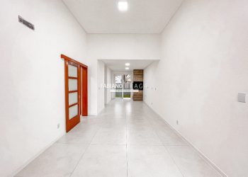 Casa com 75m², 3 dormitórios, 1 suíte, 2 vagas, no bairro Maristela em Xangri-lá