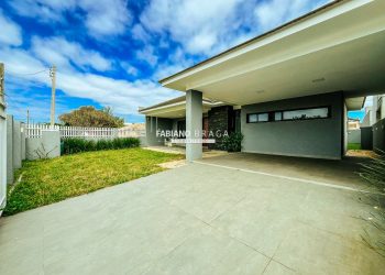 Casa com 193m², 3 dormitórios, 3 suítes, 2 vagas, no bairro Remanso em Xangri-Lá