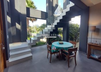 Casa Condominio com 469m², 5 dormitórios, 5 suítes, 2 vagas, Villaggio em Xangri-lá