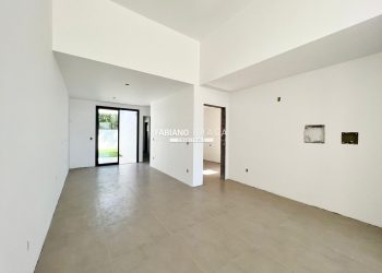 Casa com 90m², 3 dormitórios, 1 suíte, 1 vaga, no bairro Noiva Do Mar em Xangri-Lá