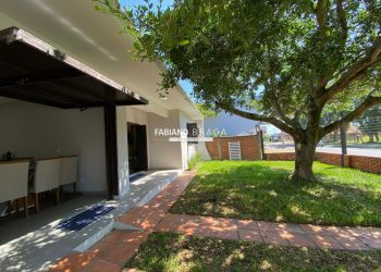 Casa com 110m², 2 dormitórios, 1 suíte, 2 vagas, no bairro Rainha Do Mar em Xangri-Lá