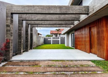 Casa com 260m², 4 dormitórios, 4 suítes, no bairro Atlântida em Xangri-Lá