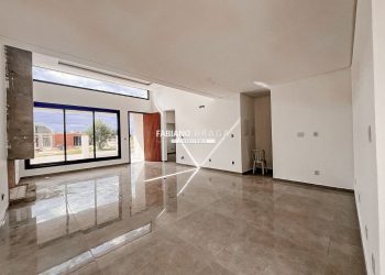 Casa com 148m², 3 dormitórios, 1 suíte, 2 vagas, no bairro Rainha Do Mar em Xangri-Lá