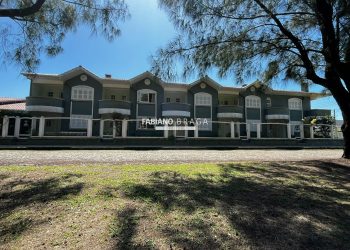 Casa com 115m², 2 dormitórios, 2 suítes, 1 vaga, no bairro Centro em Xangri-Lá