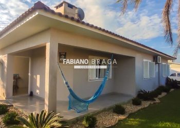 Casa com 126m², 3 dormitórios, 1 suíte, no bairro Centro em Xangri-Lá