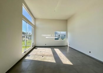 Casa com 146m², 3 dormitórios, 1 suíte, 2 vagas, no bairro Noiva Do Mar em Xangri-lá