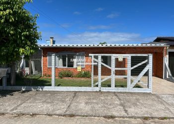 Casa com 100m², 3 dormitórios, 1 suíte, 2 vagas, no bairro Noiva Do Mar em Xangri-Lá