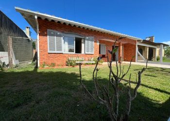 Casa com 100m², 3 dormitórios, 1 suíte, 2 vagas, no bairro Noiva Do Mar em Xangri-Lá