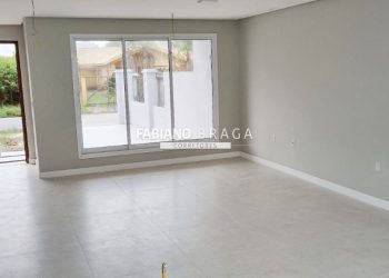 Casa com 135m², 3 dormitórios, 3 suítes, 2 vagas, no bairro Remanso em Xangri-Lá