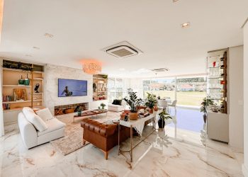 Sobrado com 435m², 6 dormitórios, 6 suítes, 2 vagas, Green Village Golf Club em Xangri-lá