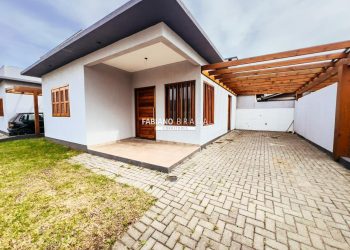 Casa com 65m², 2 dormitórios, 1 suíte, 1 vaga, no bairro Rainha do Mar em Xangri-Lá