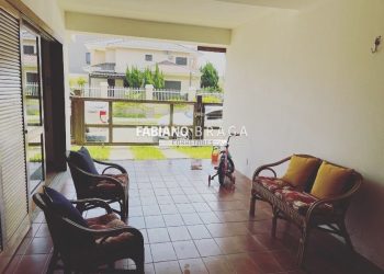 Casa com 190m², 4 dormitórios, 2 suítes, no bairro Centro em Xangri-Lá