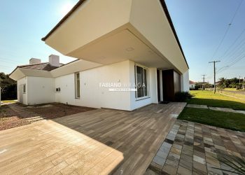 Casa Condominio com 230m², 4 dormitórios, 4 suítes, 2 vagas, Green Village Golf Club em Xangri-lá