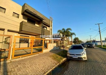 Casa com 86m², 2 dormitórios, 1 vaga, no bairro Centro em Xangri-Lá