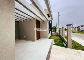 Casa com 75m², 2 dormitórios, 1 suíte, 1 vaga, no bairro Noiva Do Mar em Xangri-lá