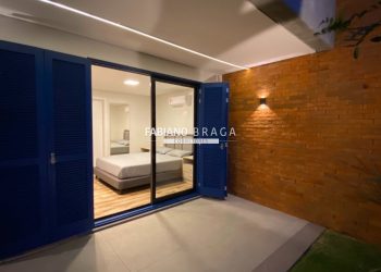 Casa com 250m², 4 dormitórios, 4 suítes, 3 vagas, no bairro Centro em Xangri-lá