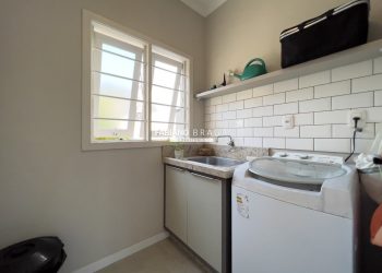 Casa com 195m², 3 dormitórios, 1 suíte, 1 vaga, no bairro Noiva Do Mar em Xangri-lá