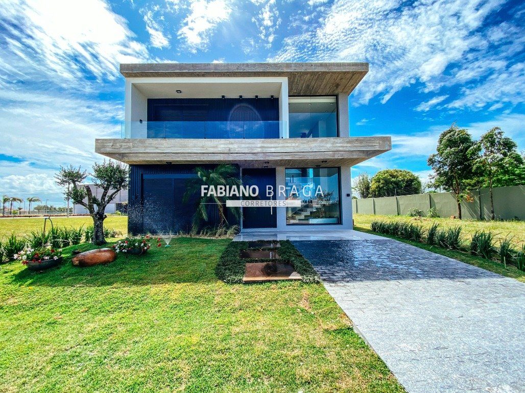 Sobrado com 231m², 4 dormitórios, 4 suítes, 2 vagas, Sunset em Xangri-lá