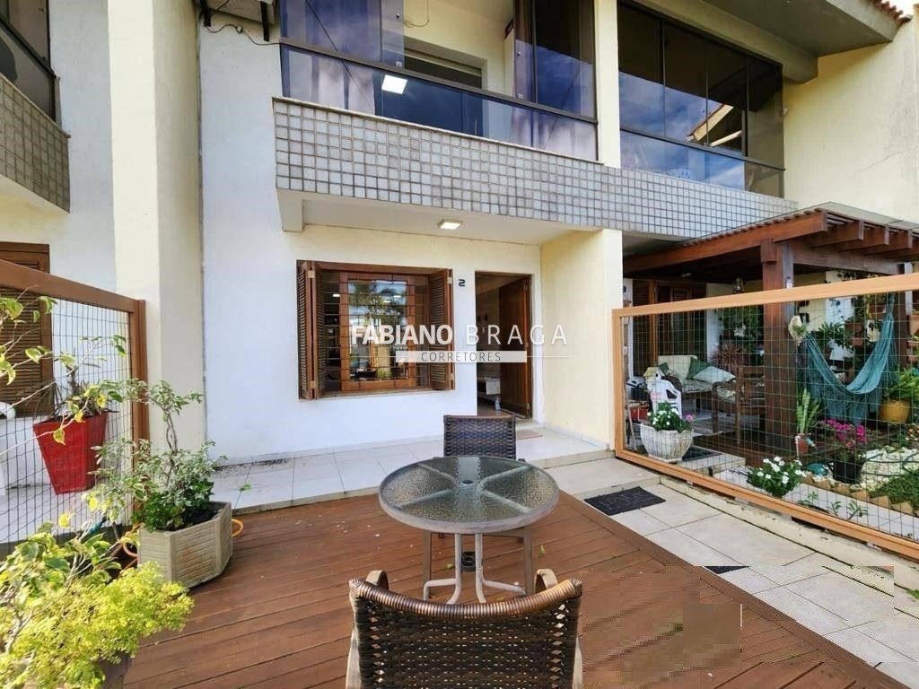 Casa com 86m², 2 dormitórios, 2 vagas, Centro em Xangri-Lá