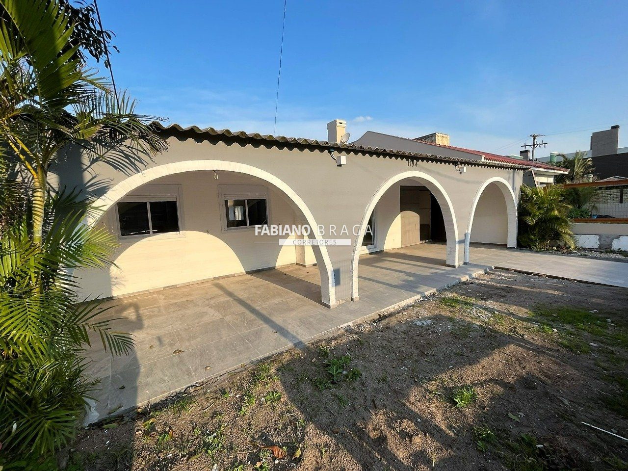 Casa com 159m², 4 dormitórios, 2 vagas, no bairro Rainha do Mar em Xangri-Lá